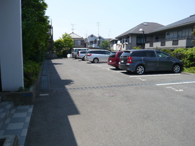 りぶいんしらゆり虹 駐車場