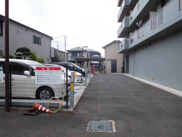 グラン・ソラール丸の内 駐車場