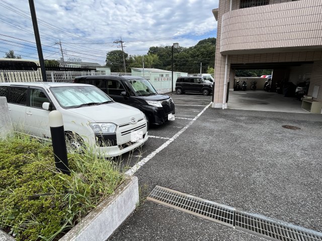 サンヴァレイ志村 駐車場