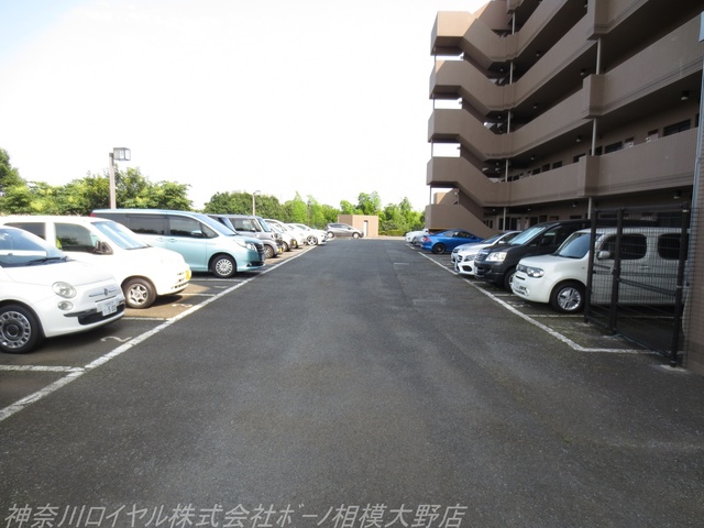 エントピアつきみ野 駐車場