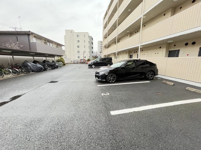 プライムアーバン川崎南幸町 駐車場