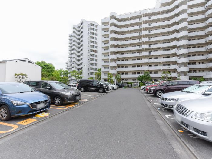 サントゥール中川 駐車場