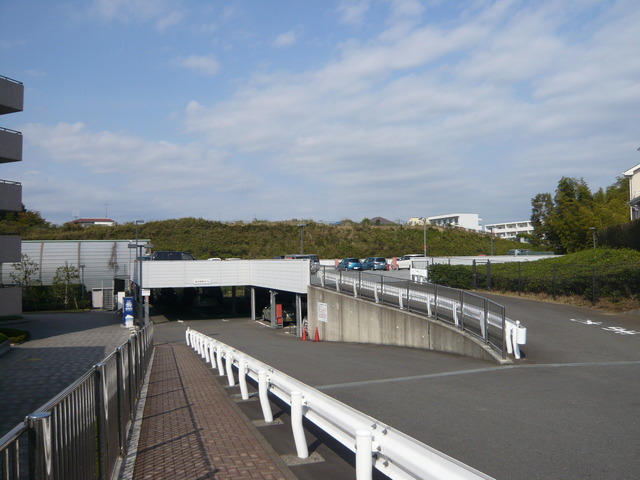 オクトス市ヶ尾 駐車場