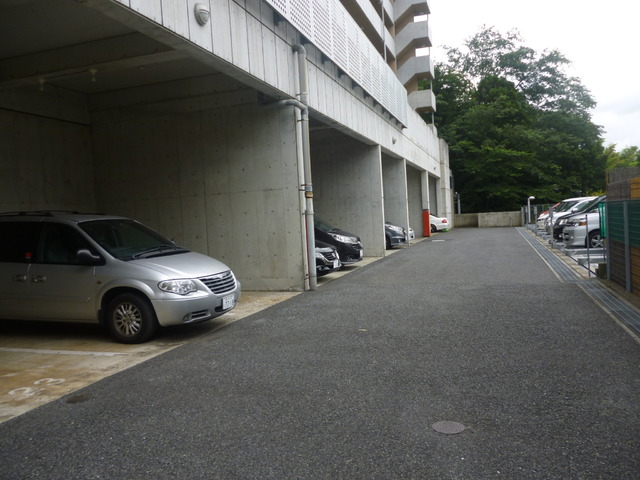 グランドヒルズ横浜 駐車場