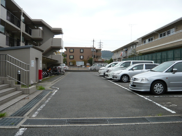 サニーハウス松風 駐車場