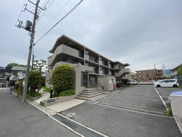 サニーハウス松風 駐車場