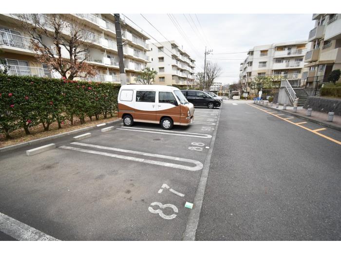 星が丘パークランドつぐみ台8号棟 駐車場