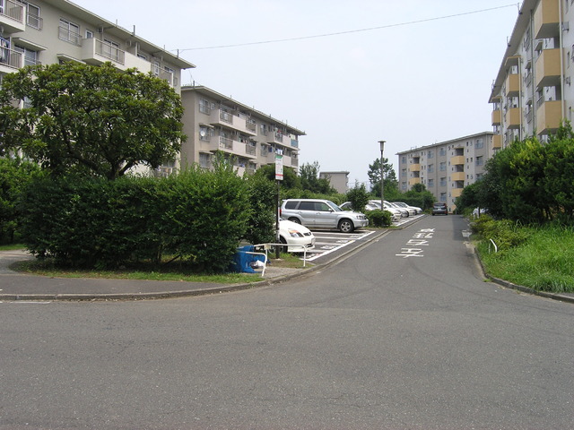 左近山8街区 駐車場