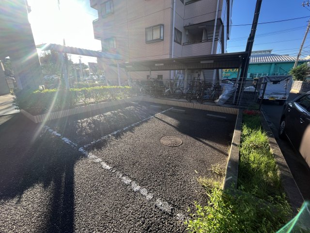 サンモール中川 駐車場